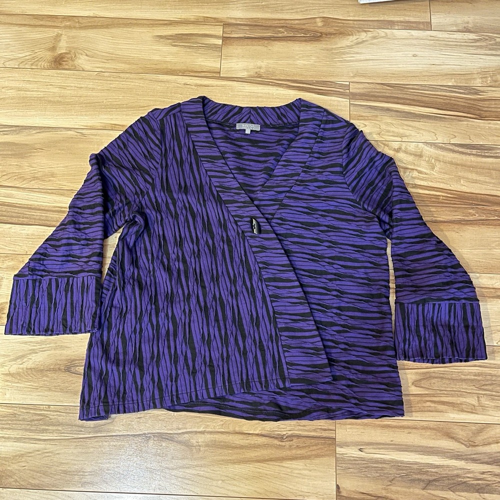 Habitat Women's Sz M Single Button Cardigan Top Purple, Black Print Asymmetrical